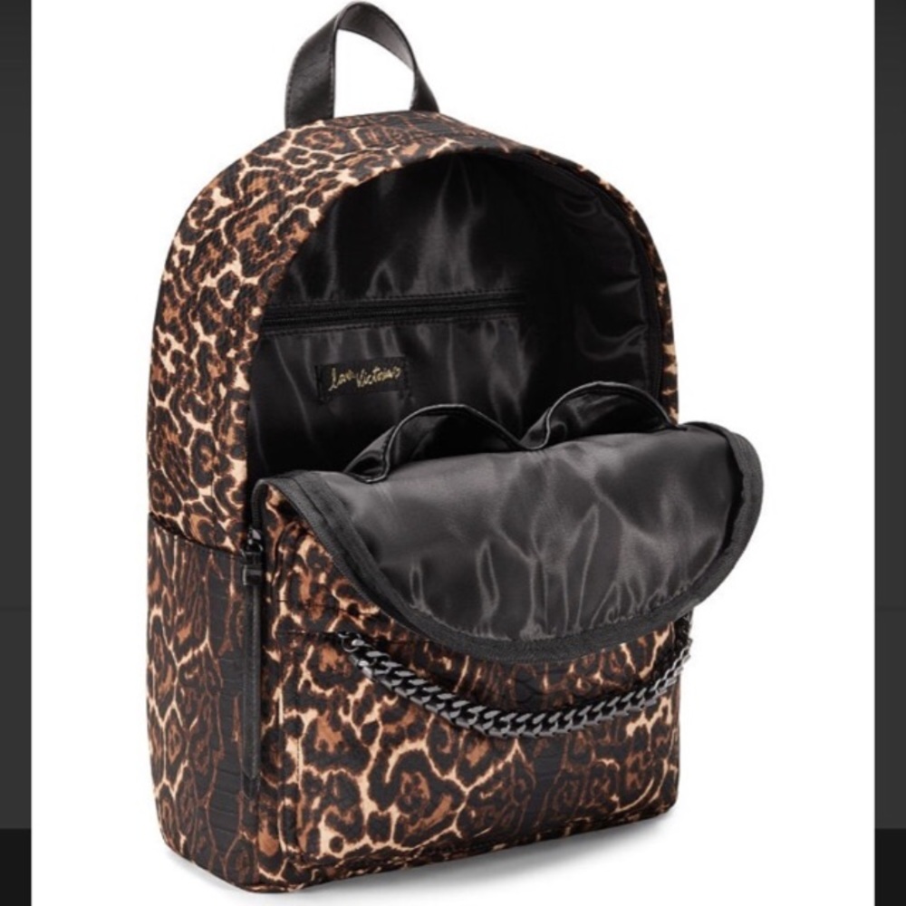 🔥MOVING SALE🔥 VS Python Backpack - Picture 3 of 4